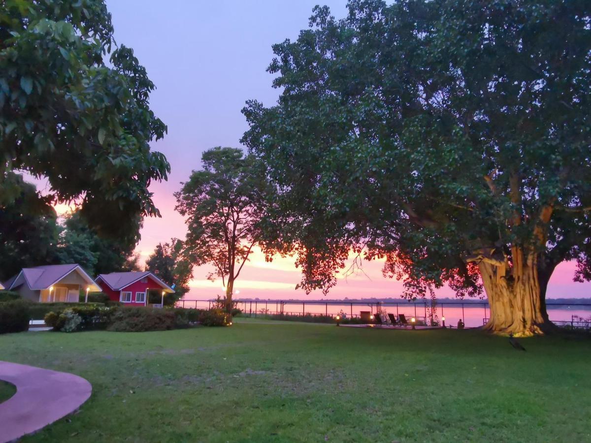 Bo Tree Cottage On The River Mukdahan Eksteriør billede